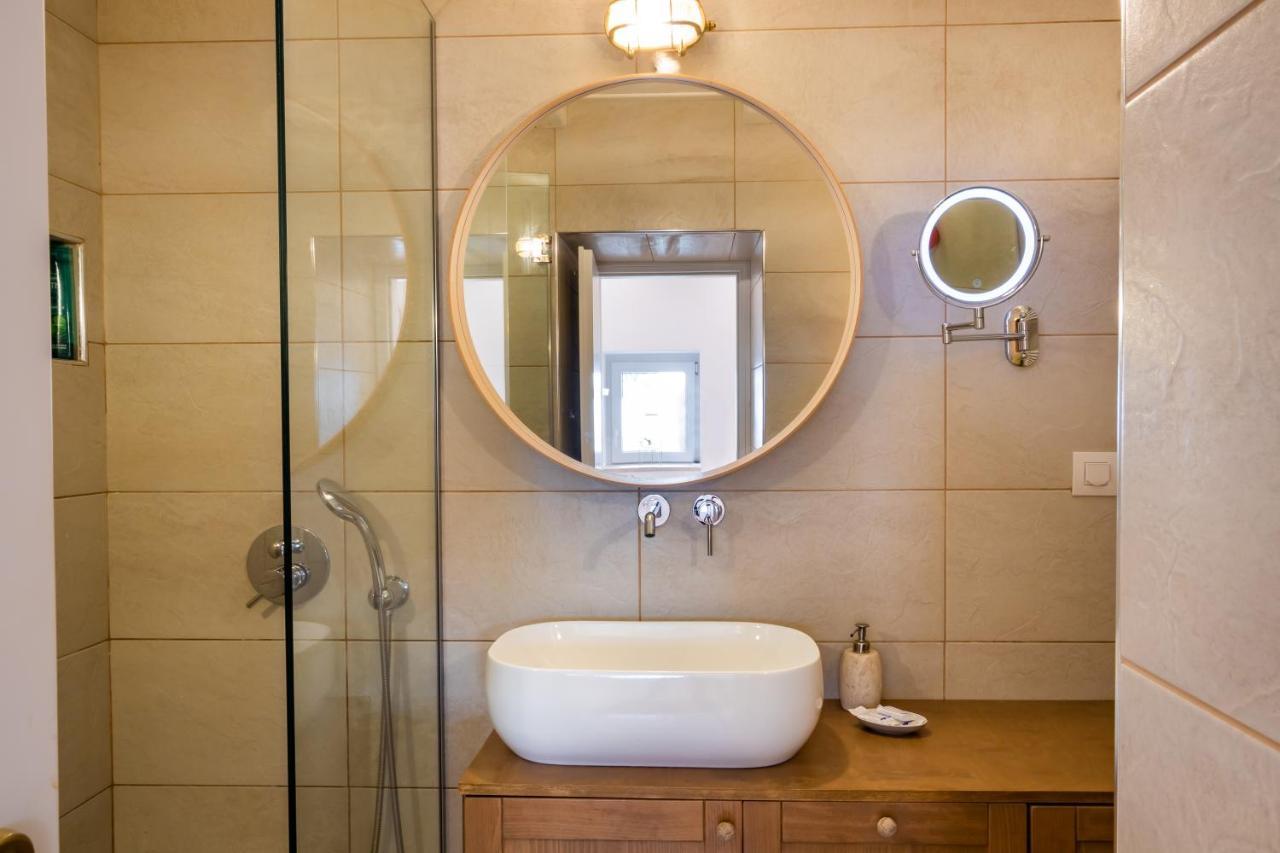 Valandou Apartment *