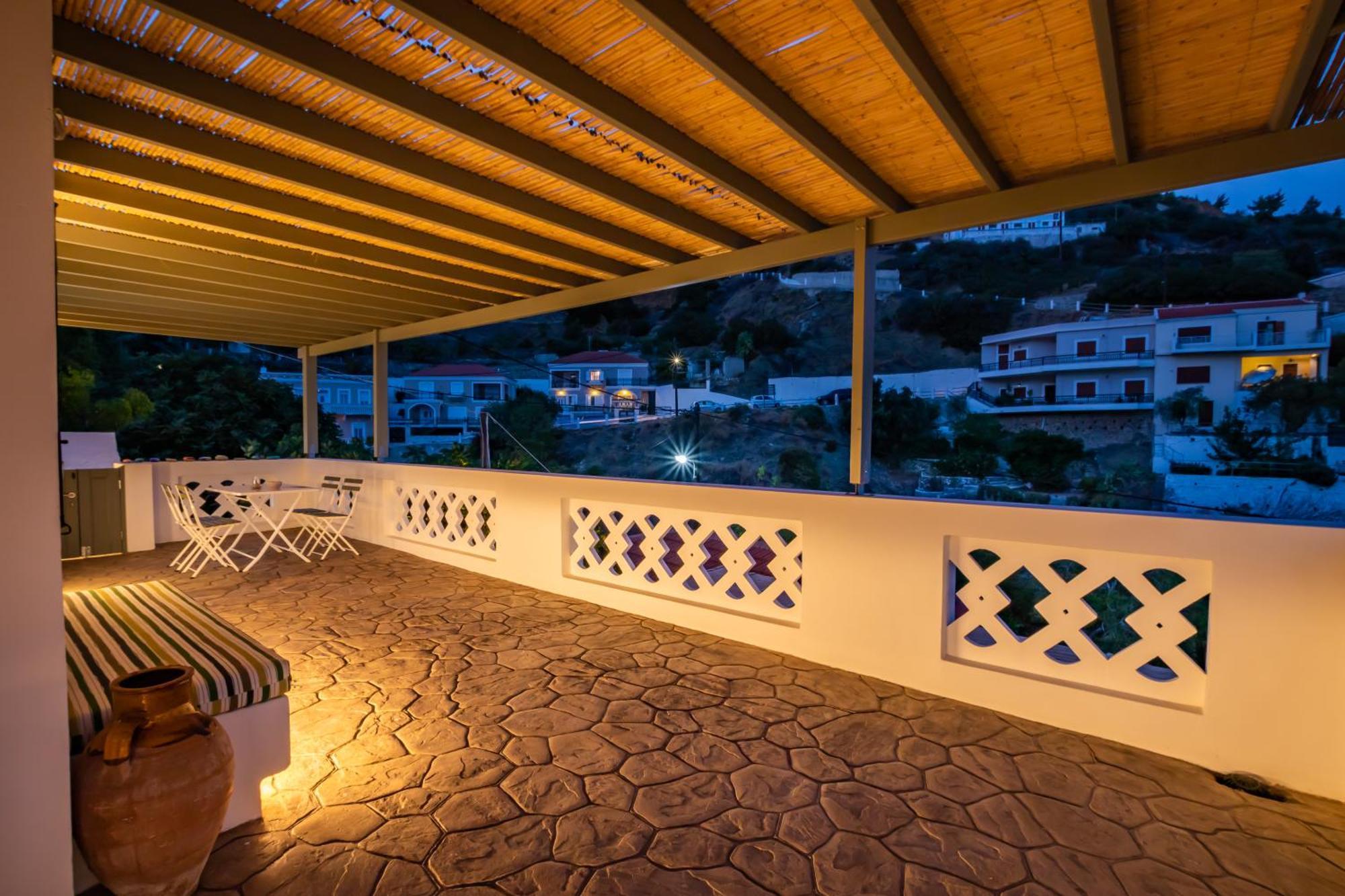 Valandou Apartment *